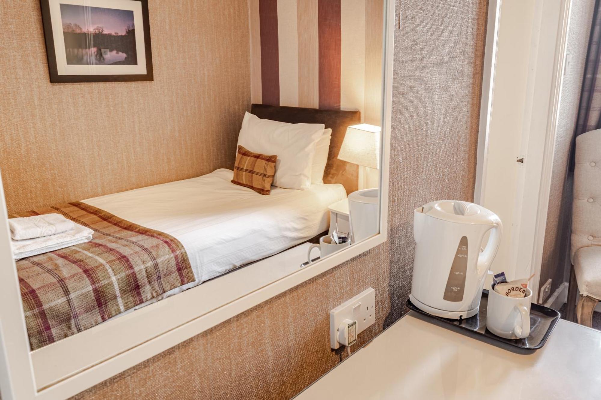 The Sun Hotel Warkworth Room photo