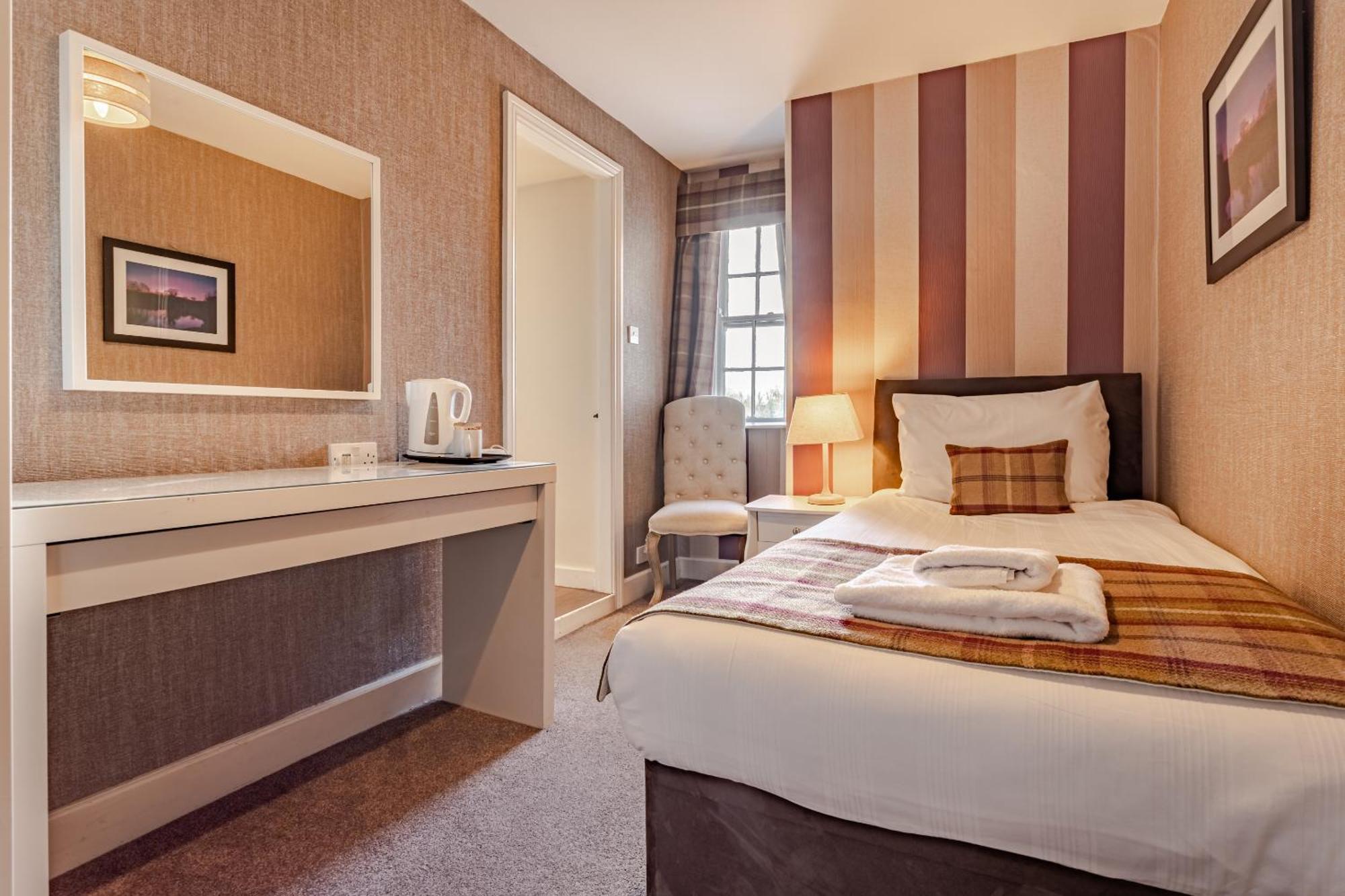 The Sun Hotel Warkworth Room photo